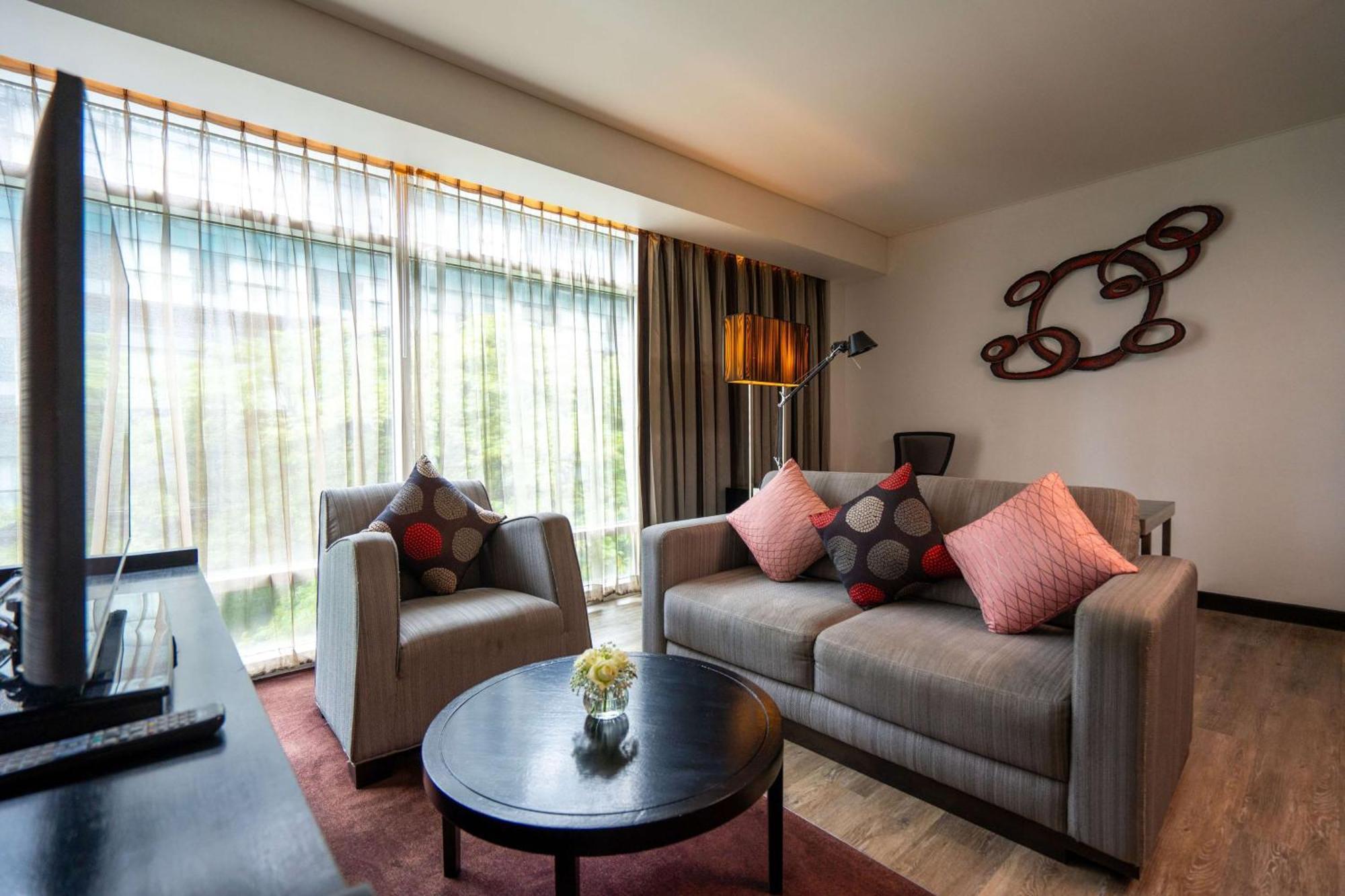 พาร์ค พลาซ่า กรุงเทพ สุขุมวิท 18 โรงแรม 4*
